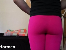 sissyformen blogger wearing pink leggings